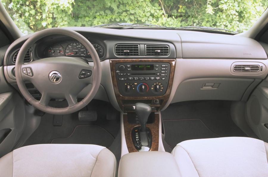  Mercury Sable Wagon 2000 года  (фото 27 из 34)